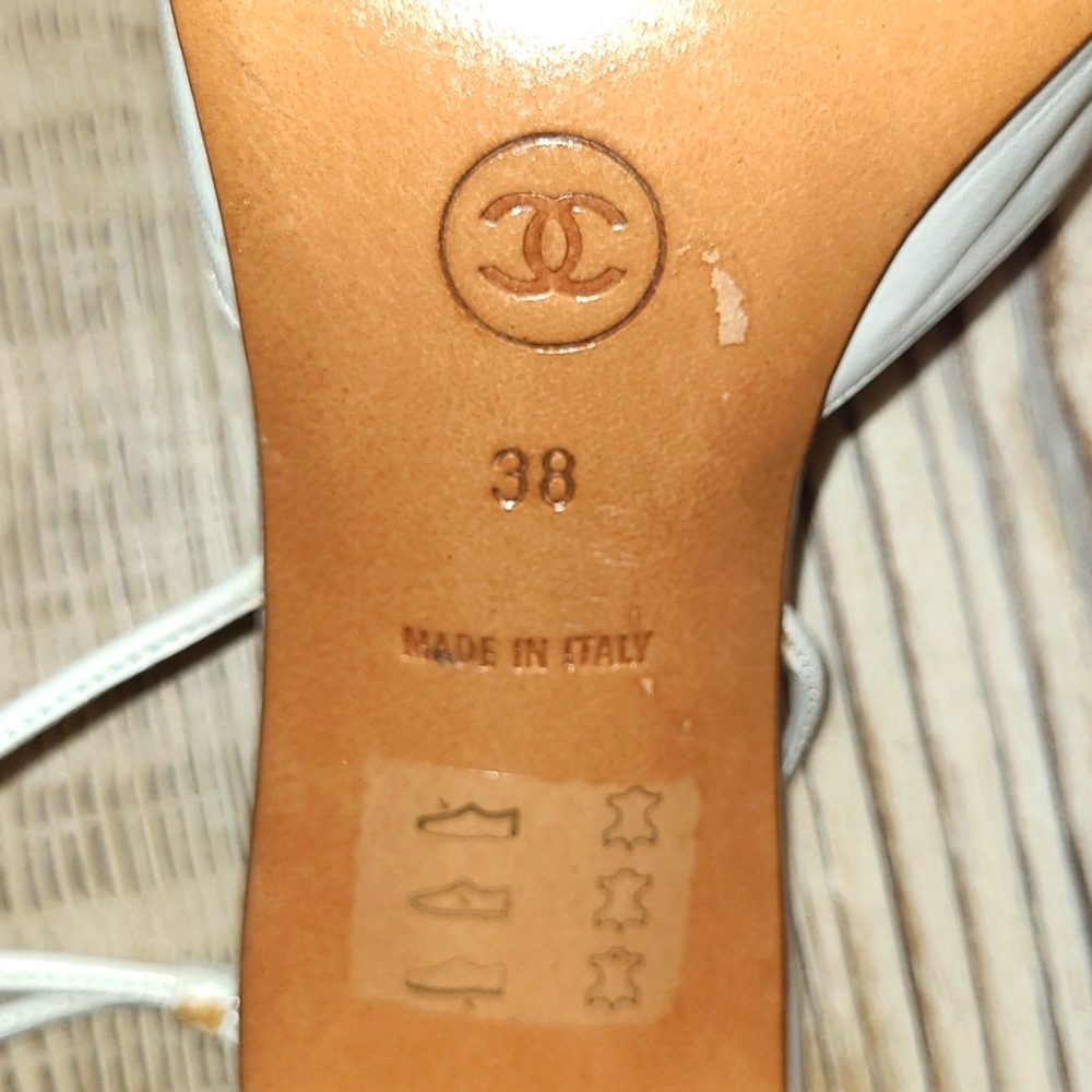 Chanel Vintage Two Tone Cross Strap Pumps Size 38 - Picture 8 of 9